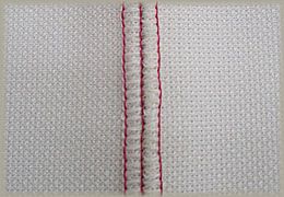 縫製工場ミヤモリ　フラットシーマ　平三本針ミシンを使用した縫い目２-表側