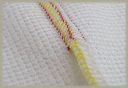 縫製工場ミヤモリ　フラットシーマ　平三本針ミシンを使用した縫い目２-裏側